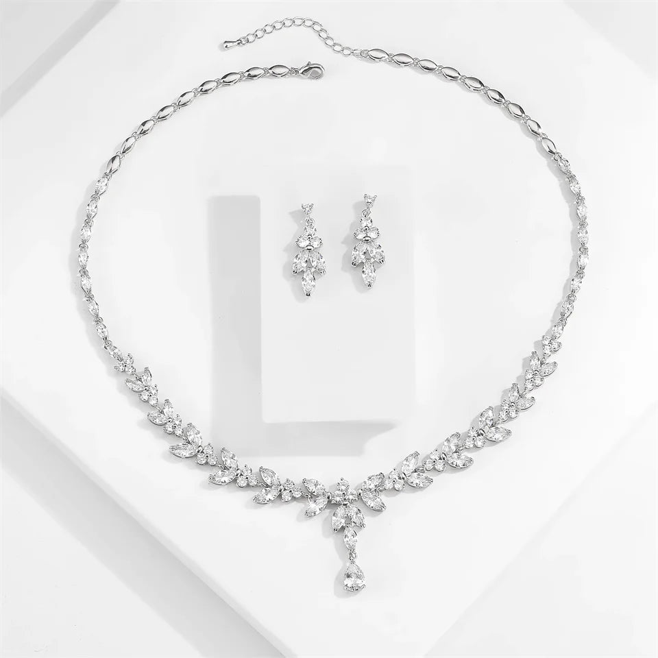 Cubic Zircon Leaf Necklaces For Women