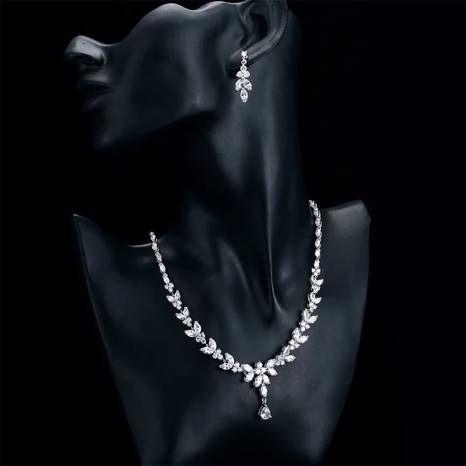 Cubic Zircon Leaf Necklaces For Women