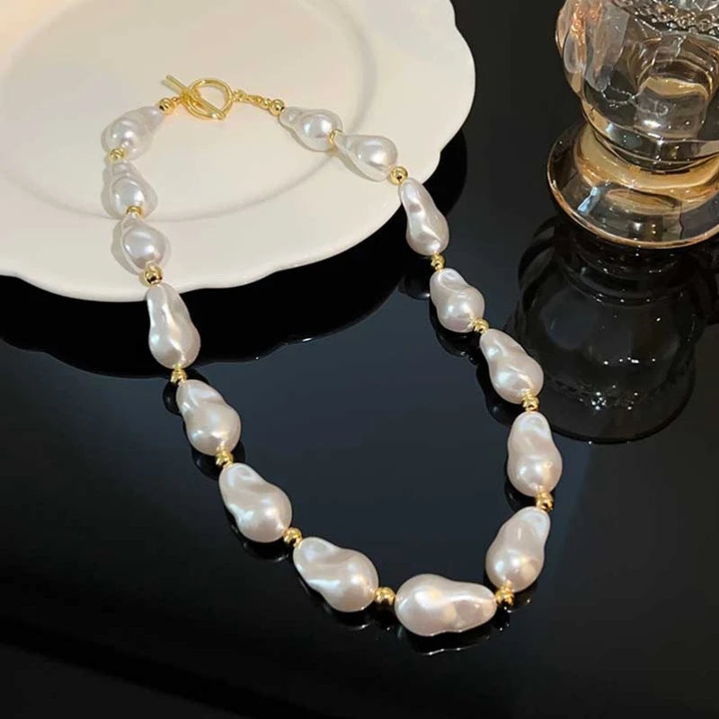 Trendy Baroque Pearl Necklace