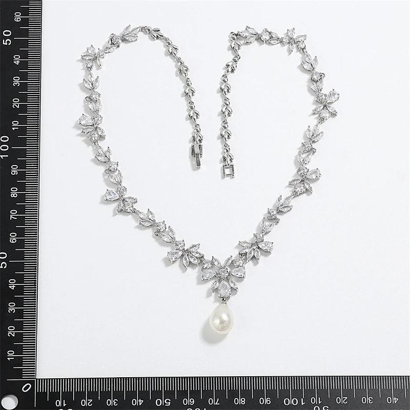 Cubic Zircon Leaf Necklaces For Women