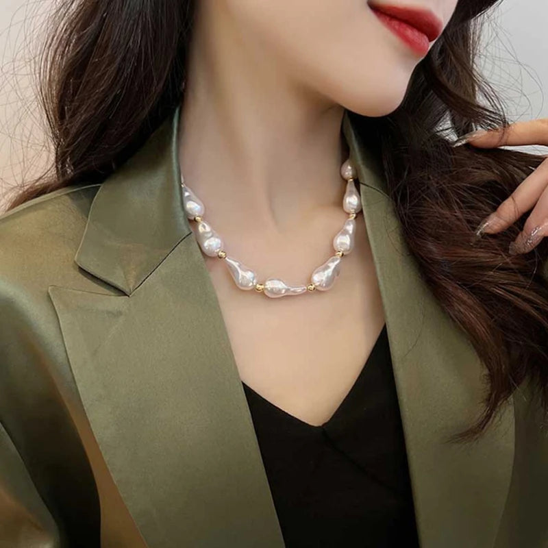 Trendy Baroque Pearl Necklace