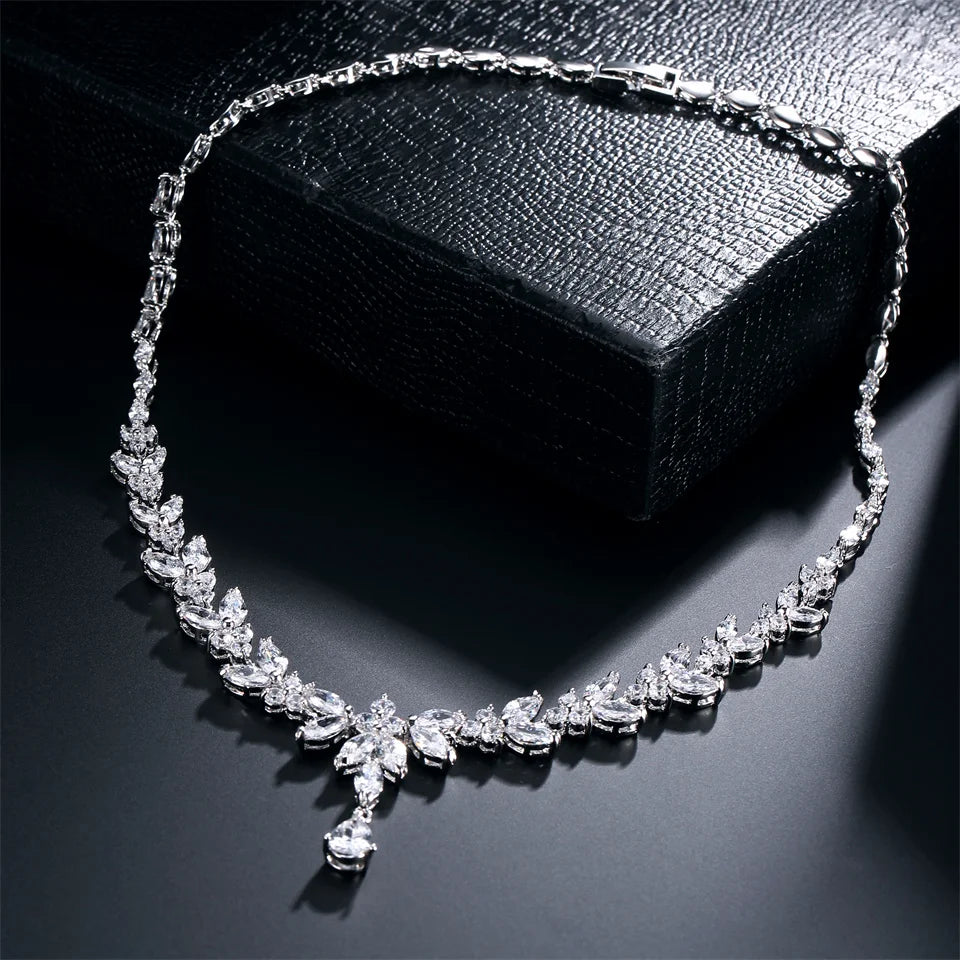 Cubic Zircon Leaf Necklaces For Women